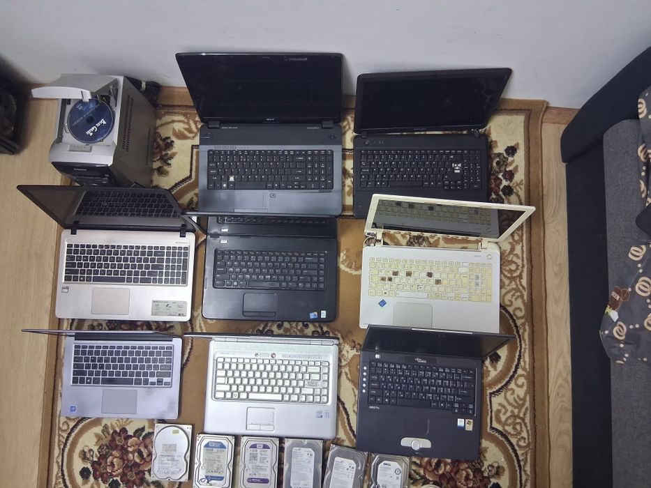 Vand laptop bune si ...defecte