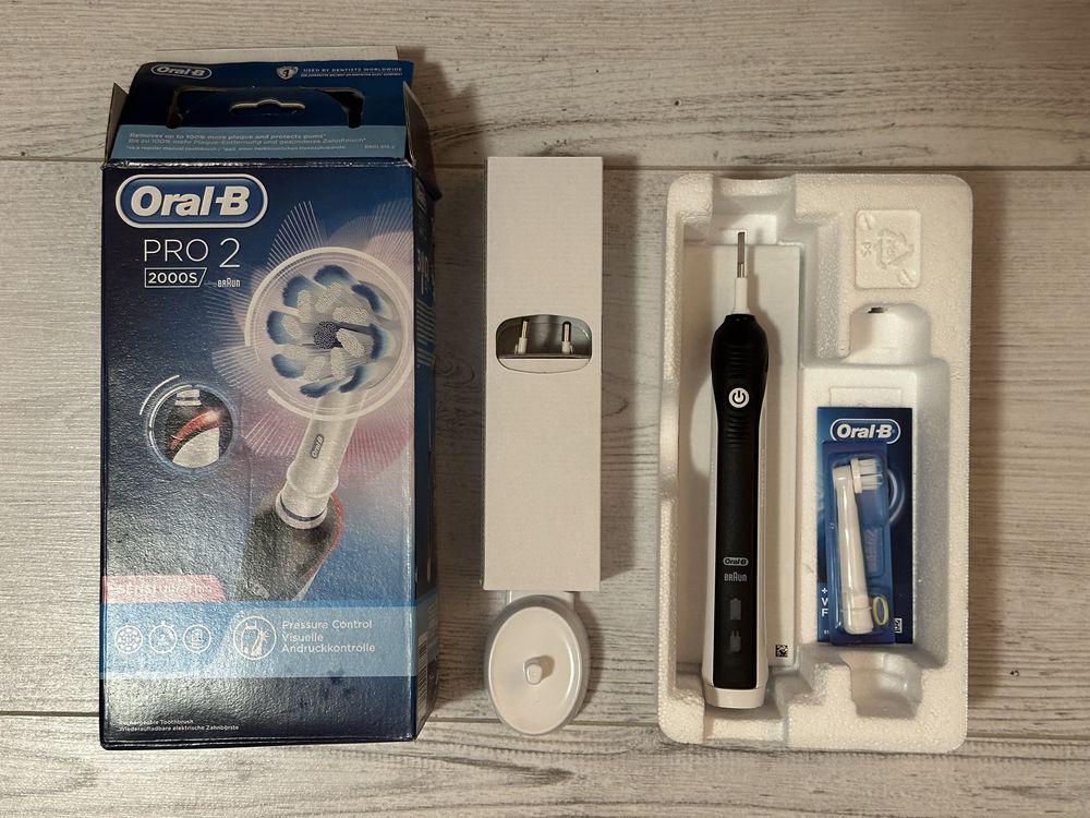 Periuta de dinti Oral-B Pro 2 2000s