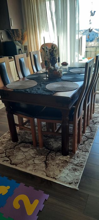 Vând masa cu 6 scaune