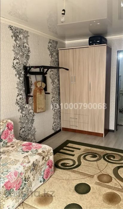 Шифоньер сатылады,состояниесі жақсы.