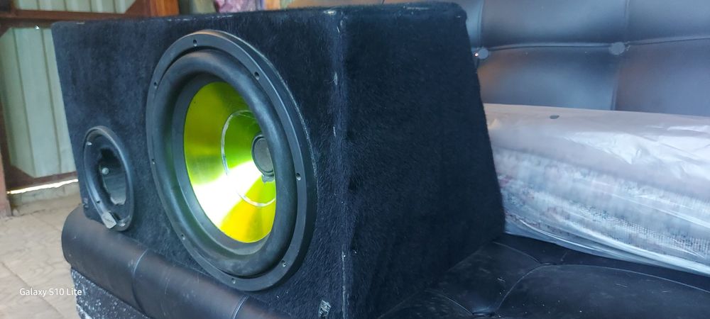 Продам хороший саббуфер