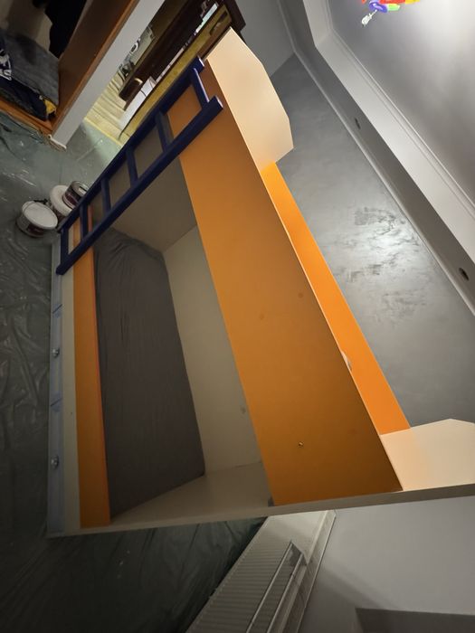 Двуетажнолегло с два матрака