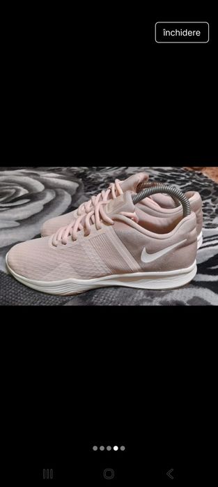 Vând urgent adidași Nike