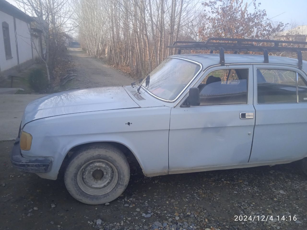 Продаётся Волга.с прицепом