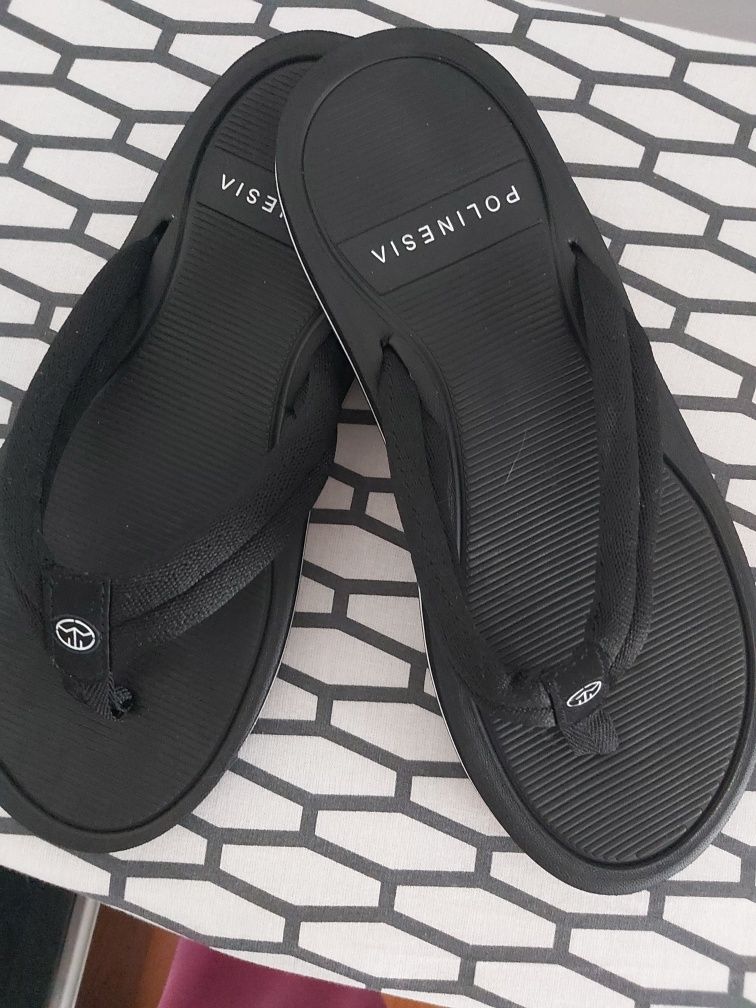 Slapi barbati negru