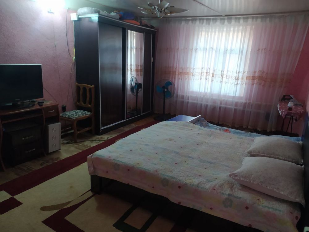 Продается частний дом в Азотчике