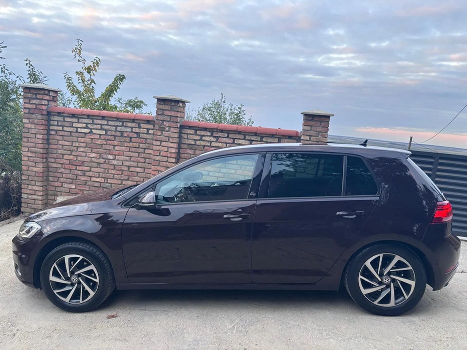 Volkswagen Golf Volkswagen Golf 7.5 Sound DSG - Importată din Germania