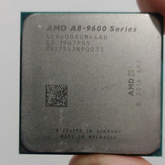 Procesor APU AMD A8 9600 socket Am4 2 core 4 thread si video