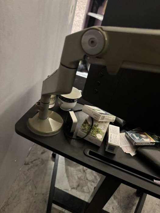 Brat monitor prindere birou humanscale