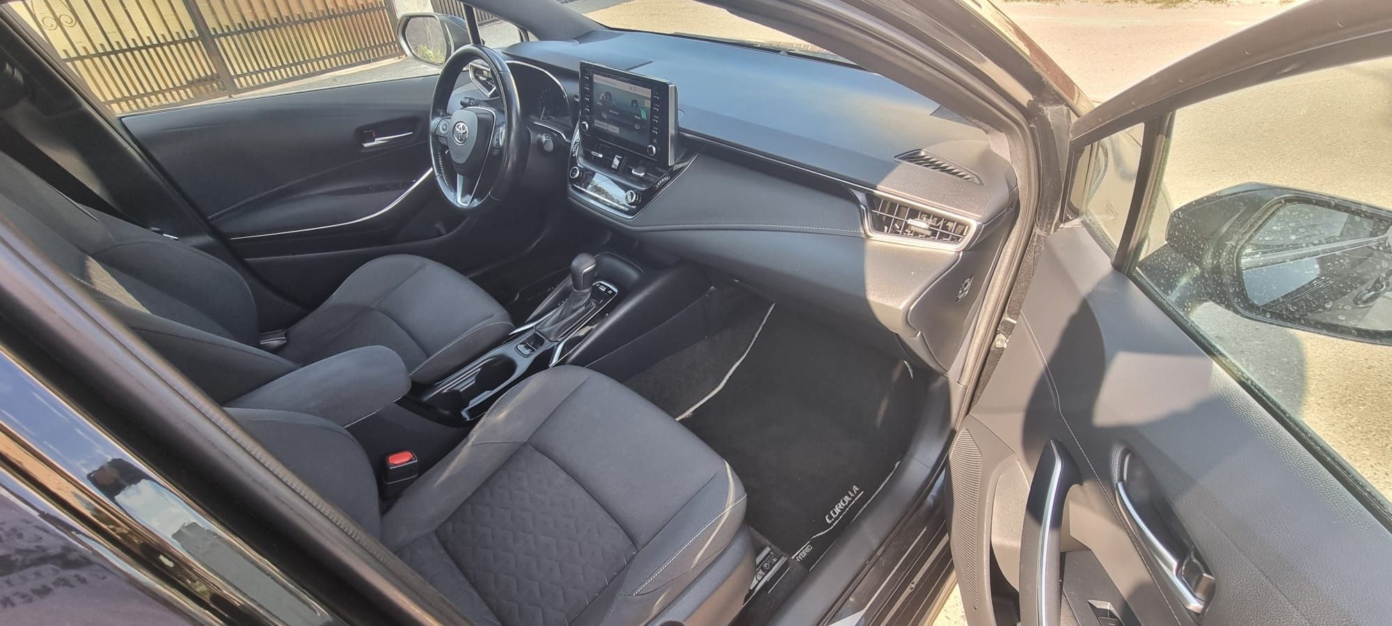 Toyota Corolla 1.8 HYBRID  An 2021 !!!