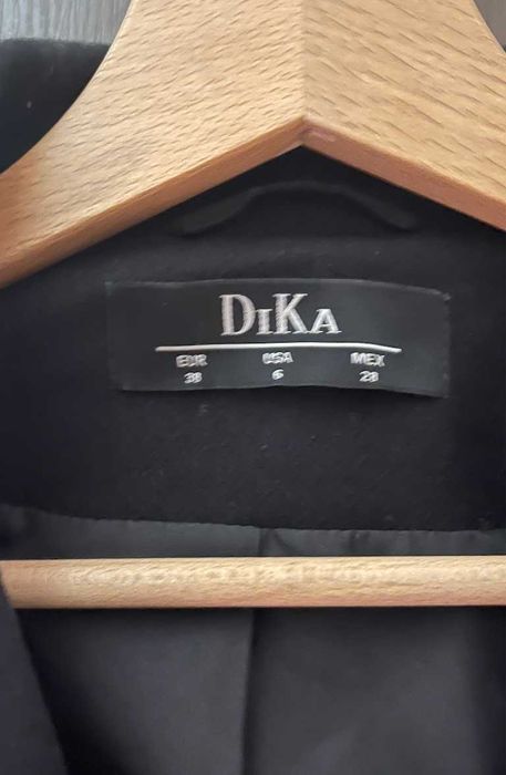 Палто Dika, черно
