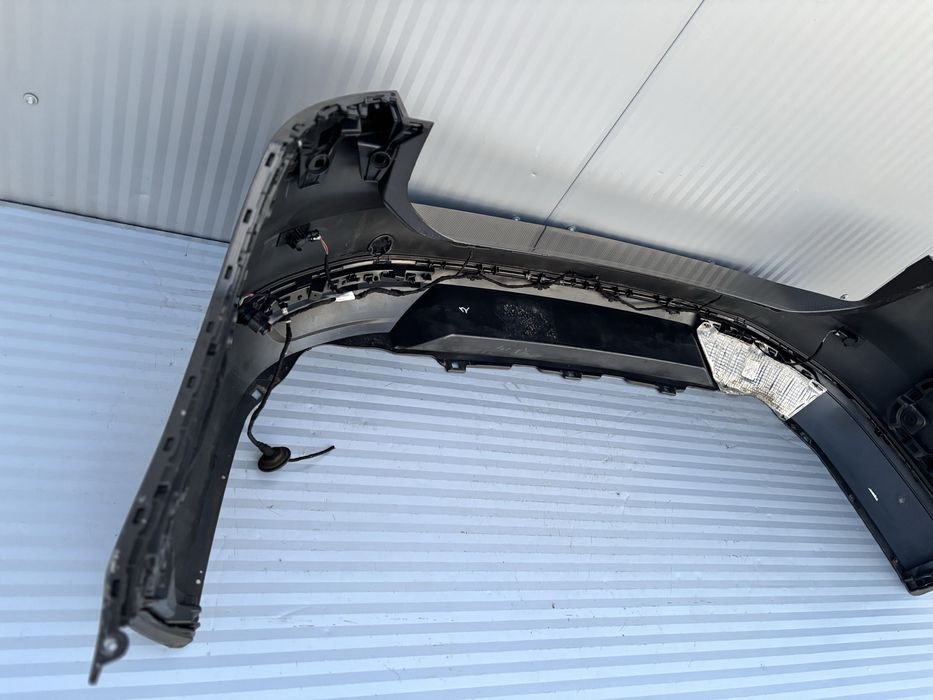 Bara spate vw Passat B8•4senzori•cod culoare LB8R•2015-2020