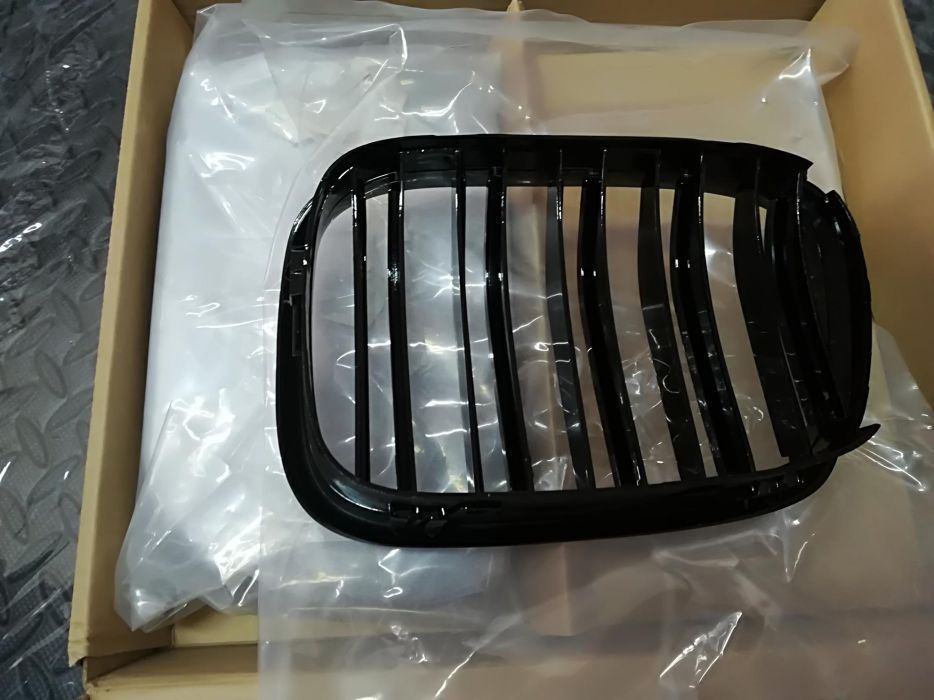 Grile duble BMW seria 5 E39 M5 look - Negru Lucios