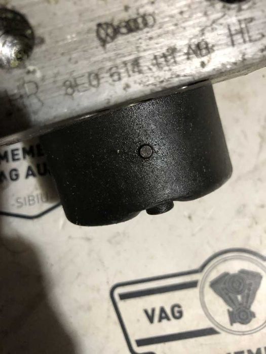 Pompa ABS VW Passat 8E0614111AB
