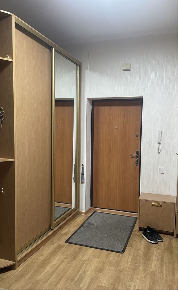 Продам шкаф купе в прихожую
