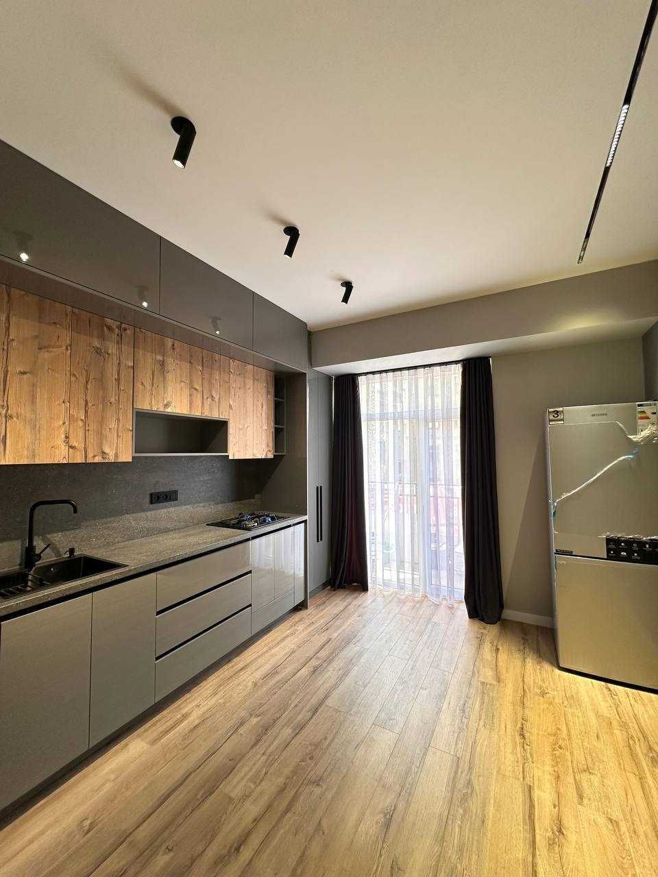Продается 3х ком 73кв.м новостройка Махтумкули