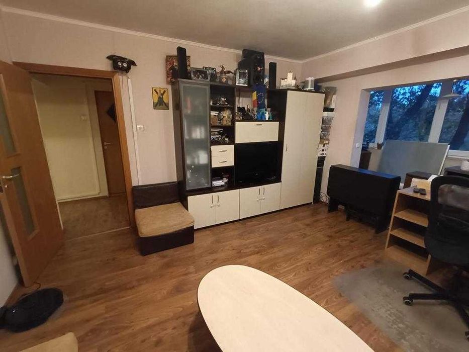 Inchiriere apartament 3 camere decomandat Calea Crangasi (parc/lac)