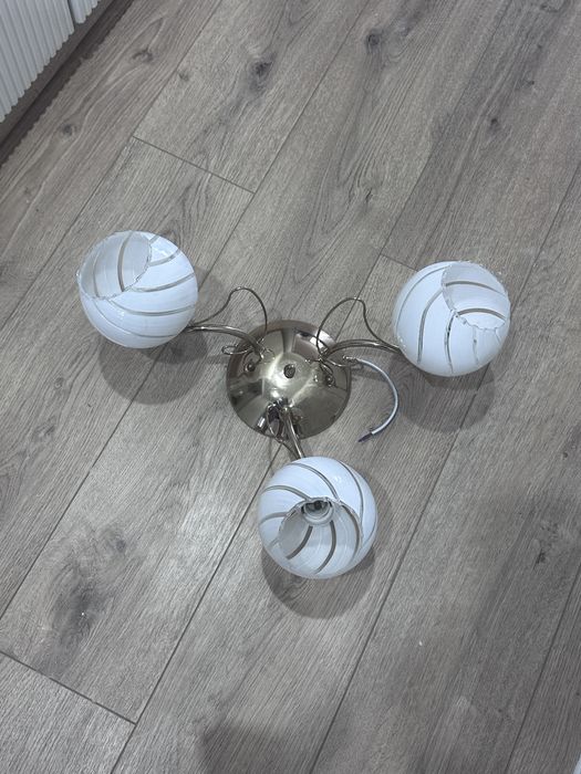 Продам люстры в хорошем состоянии