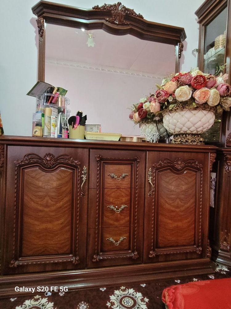 Sotiladi mebel kampilekt 7 milon keliwiladi