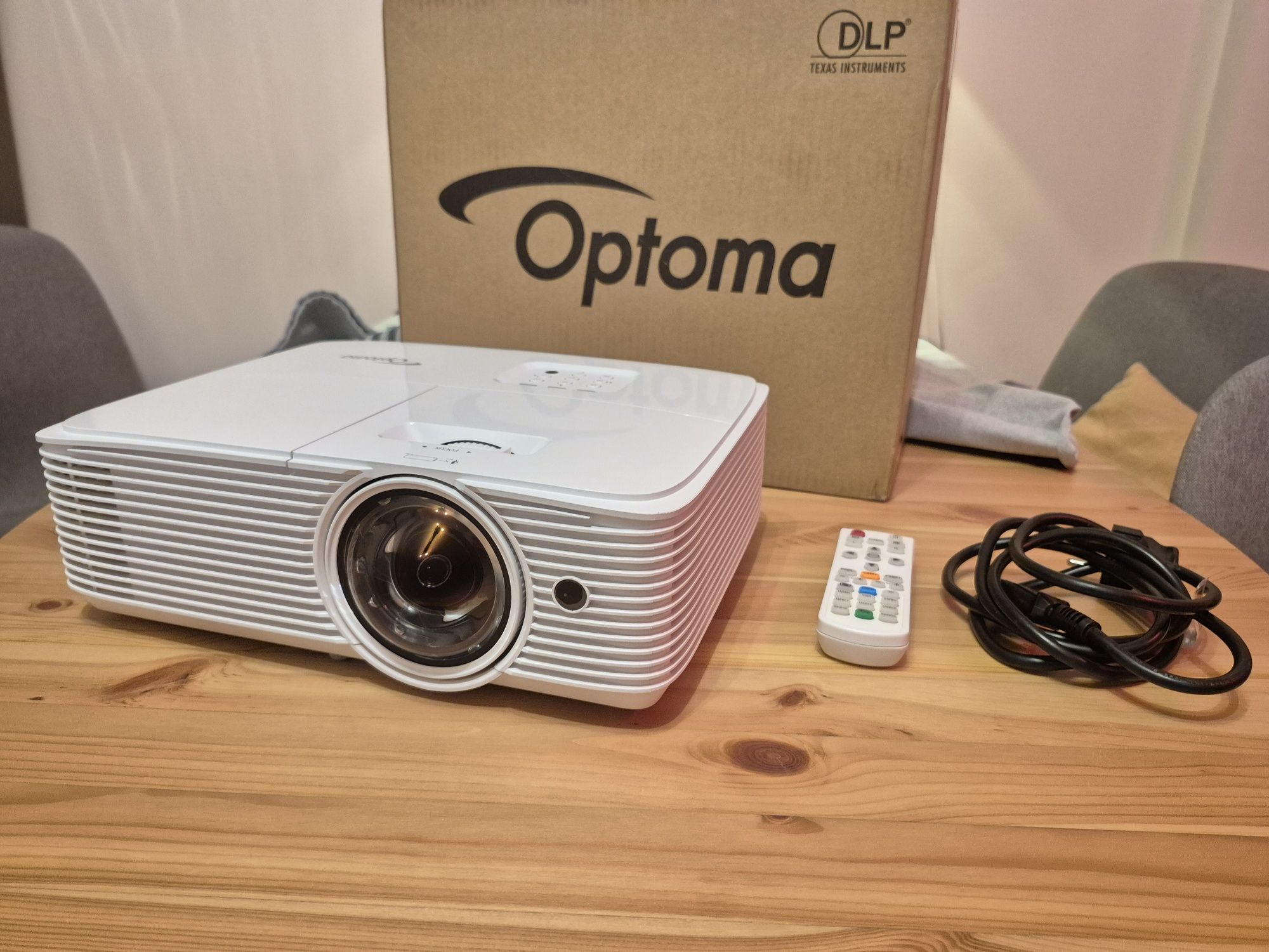 Късофокусен Гейминг проектор Optoma HD29HST, 50 000:1, 4000lm, 120HZ