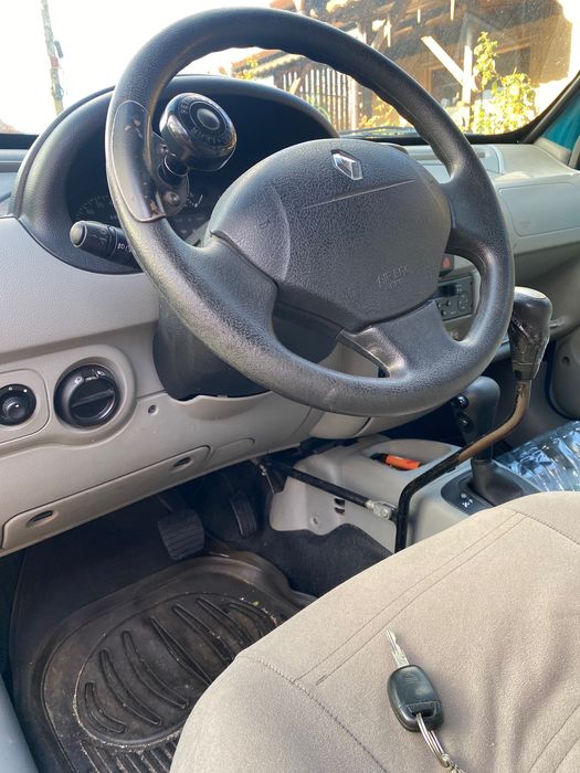 Masina Renault Kangoo