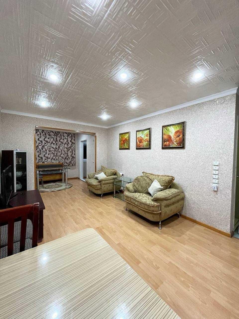 3-комнатная квартира, кирпичный дом, 4 этаж 3/4/4
На долгий срок.