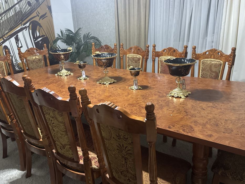 Стол и стуля меблі