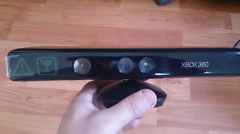 Vand Consola Xbox 360 Slim,Kinect nou