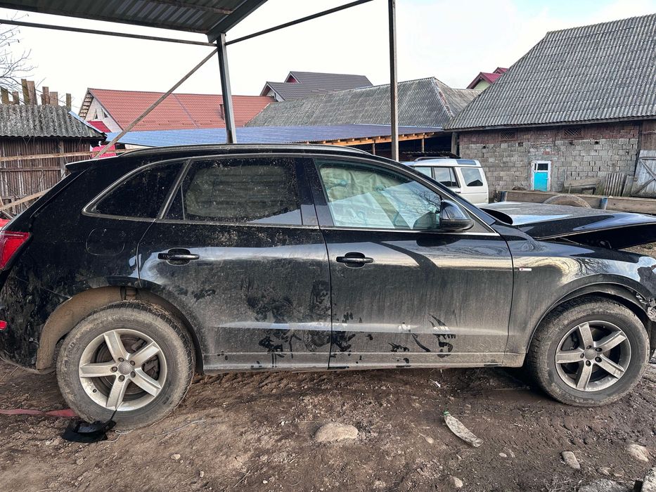 Vand întreg sau dezmebrez q5 2011