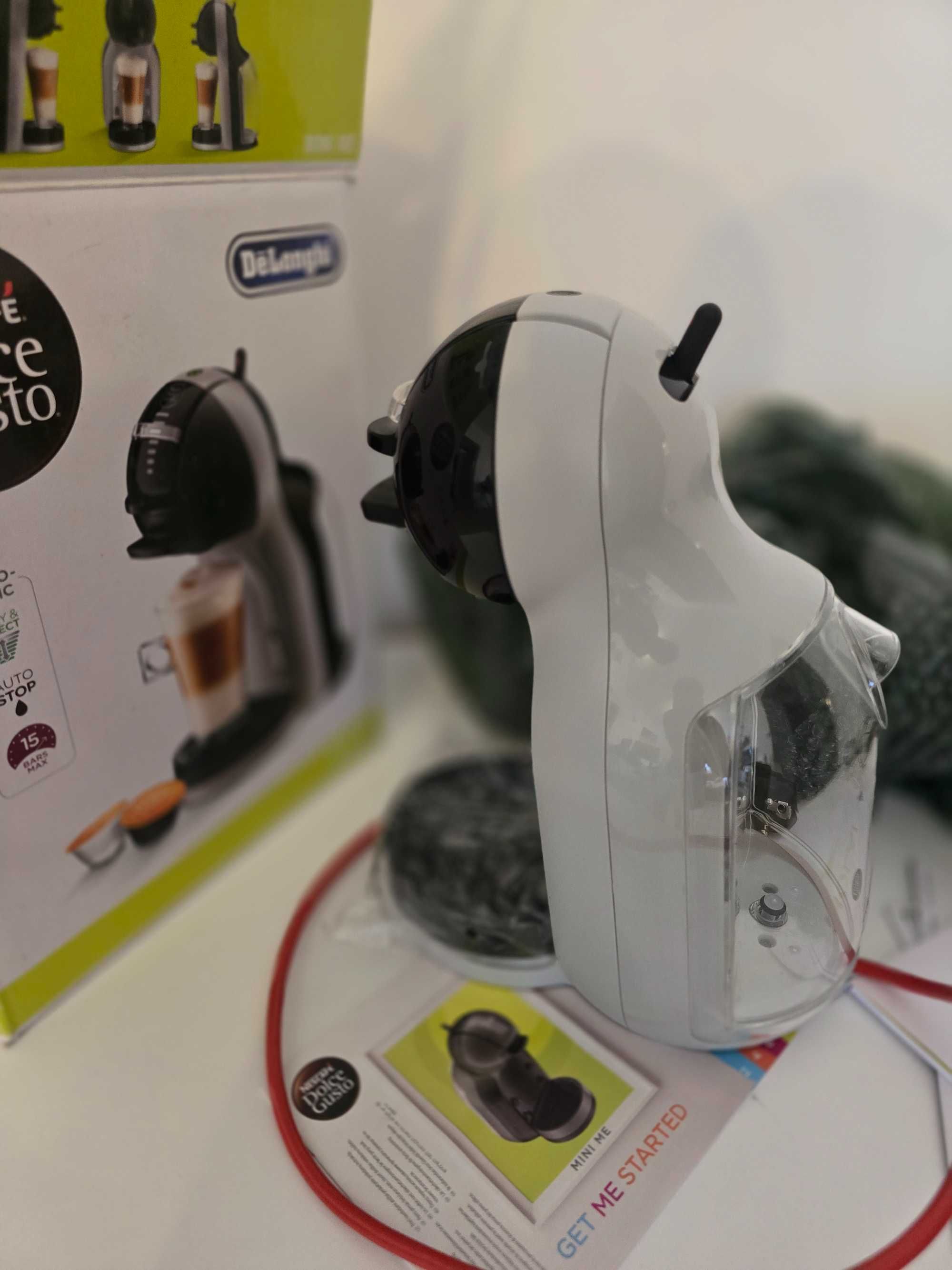 Espressor DeLonghi Mini Me cu capsule, Alb
