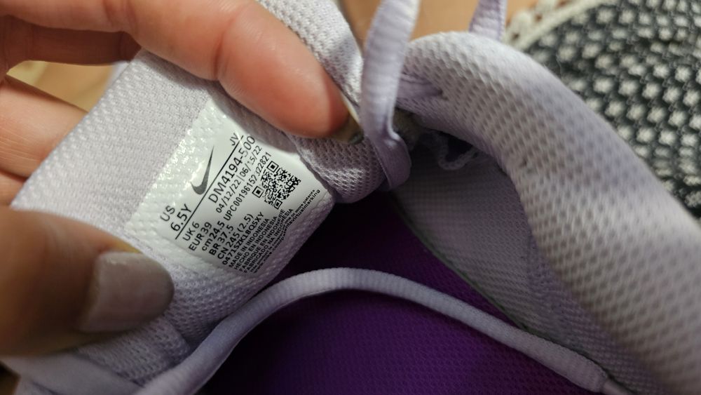 Adidasi Nike mov lila nr 39