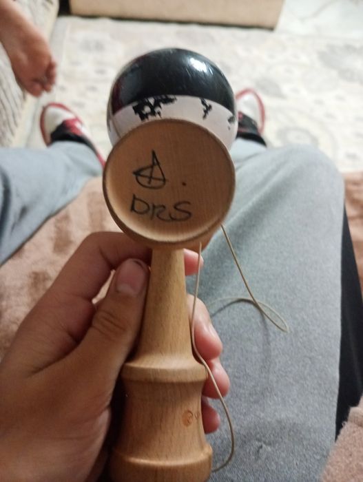 Kendama Câștigată  de la Darius draghiciu