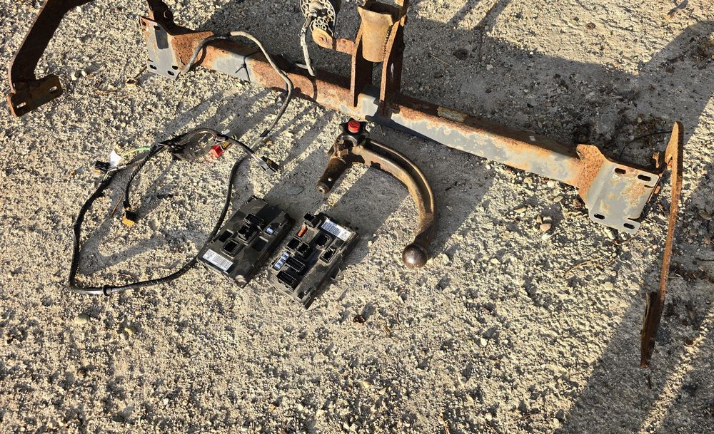 Теглич Пежо 407 седан Peugeot с модул модули