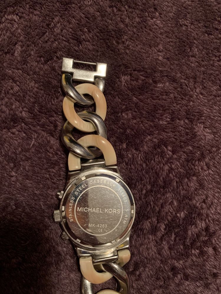 часовник Michael Kors