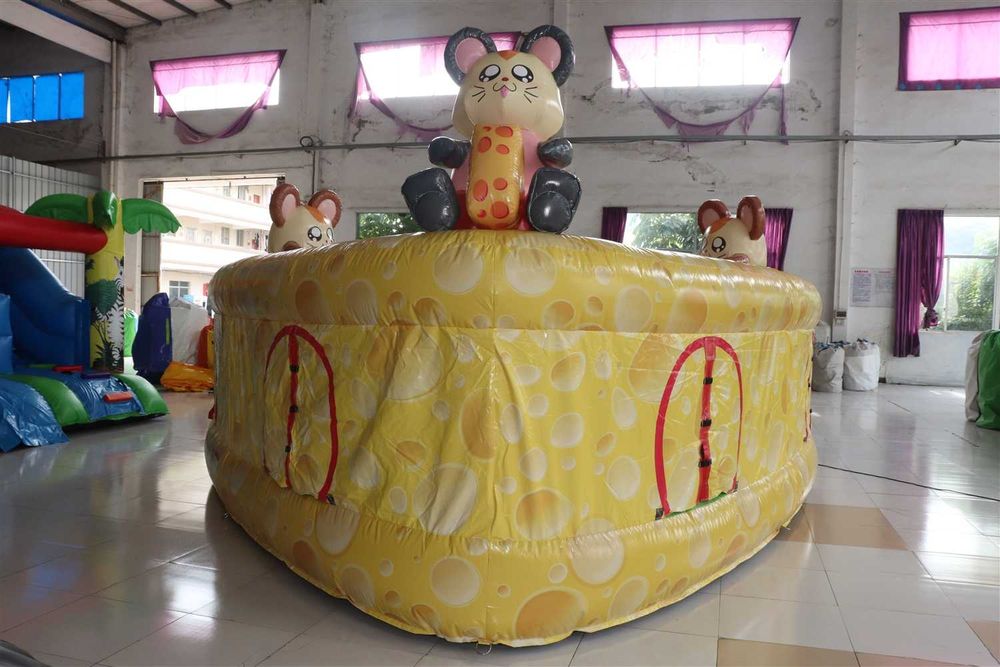 Разпродажба на надуваеми съоръжения, атракциони , батути  , игри