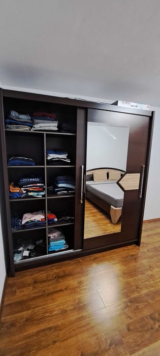 Set mobila dormitor  compus din dulap mare si pat matrimonial  160/200