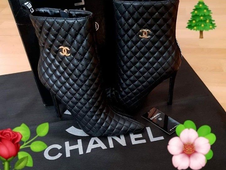 Botine elegante Chanel, toc stiletto,logo metalic auriu, saculet inclu