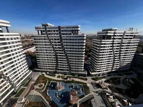 Сдается кв В ц-1  Жк Инфинити 2/7/15 Парковка имеется !!!