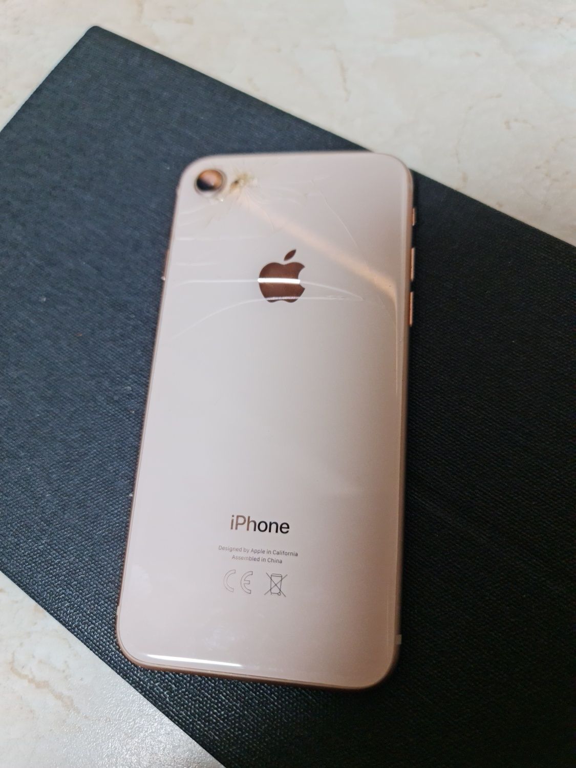 Iphone 8 64gb за части!
