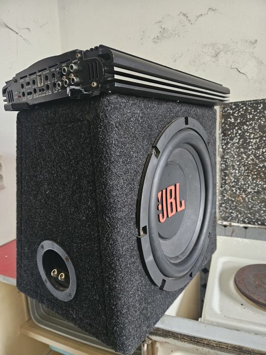 Бас каса JBL с усилвател !!!