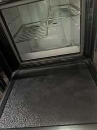 Холодильник со встроенным ледогенератором