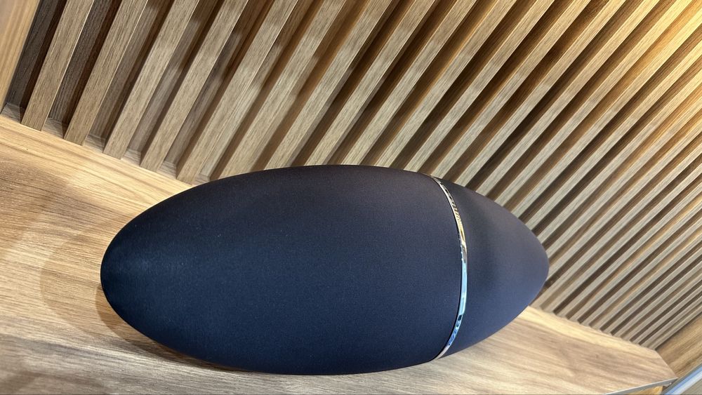 Bowers & Wilkins Zeppelin - конвертиран в Bluetooth