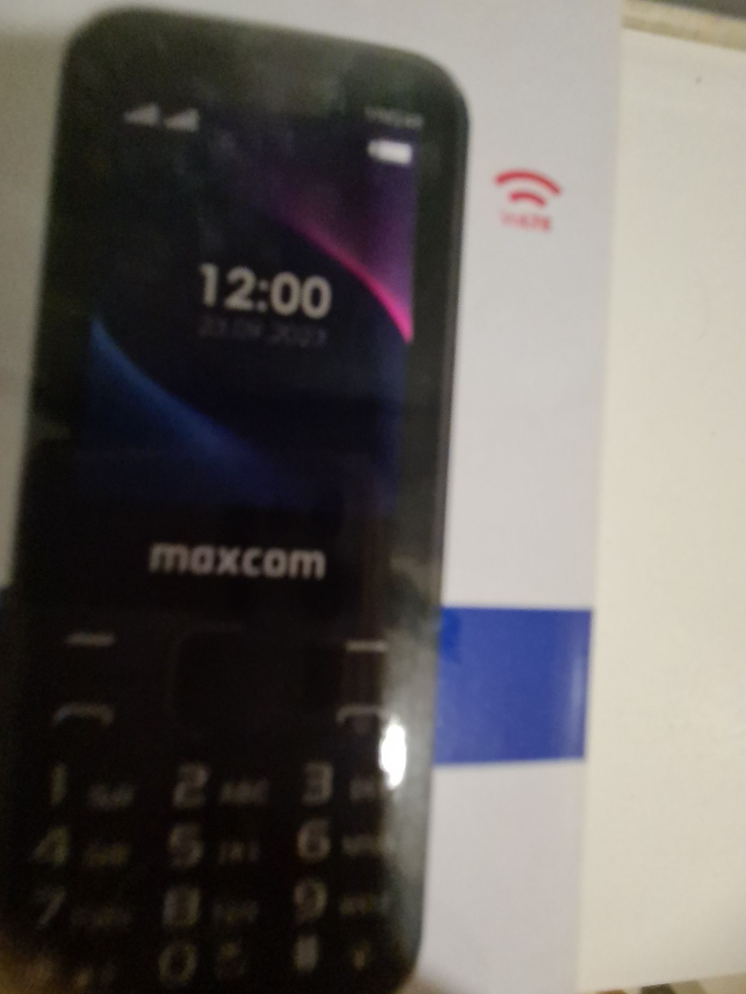 Telefon maxcom nou