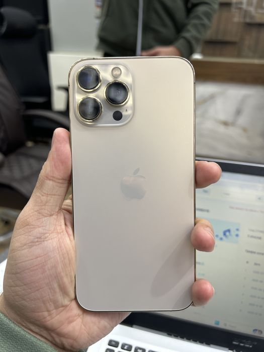 13 max sotoladi 256 tali gold LlA regin Face id ishlamid