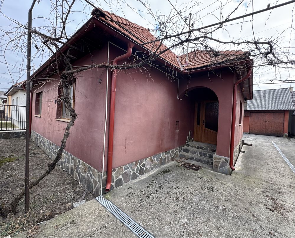 Casă/Teren/Anexe/Garaj