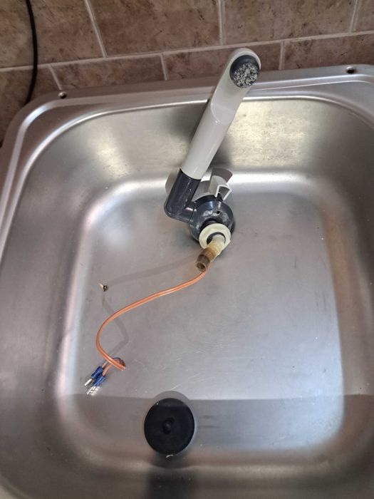 Газов котлон и мивка каравана кемпер