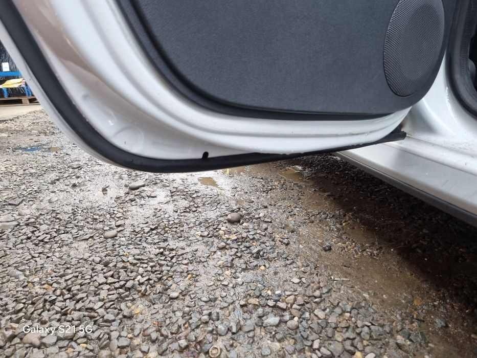 Usa Stanga Spate Dacia Duster Facelift 2013 - 2018 SUV 4 Usi Blanc Glacier 369 (1384)