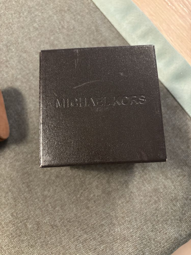 Часовник Michael Kors
