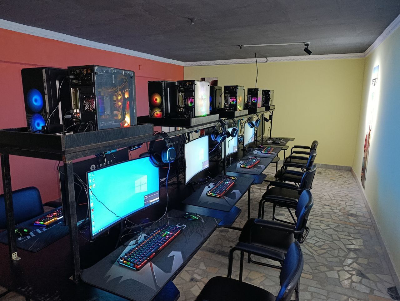 Immer brendidan naxd 20 dona 27 curved 100 Hz manitorlar sotiladi