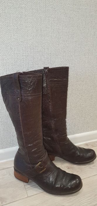 Зимние женские сапоги